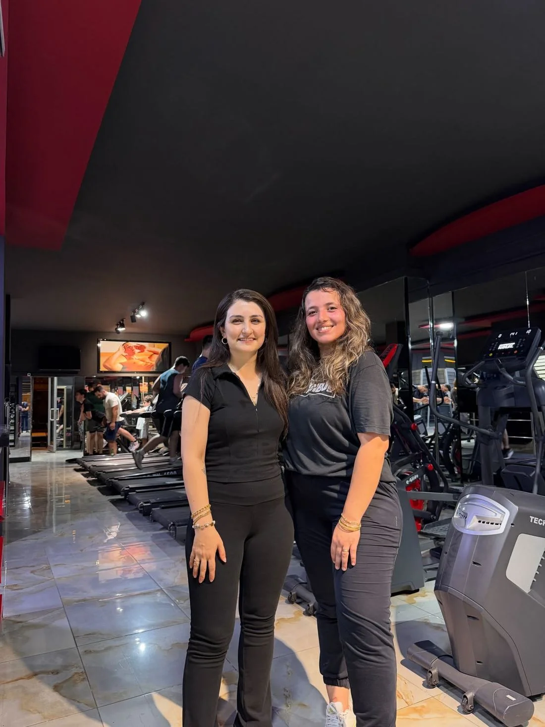Olimpiyat Spor Salonu üyeleri